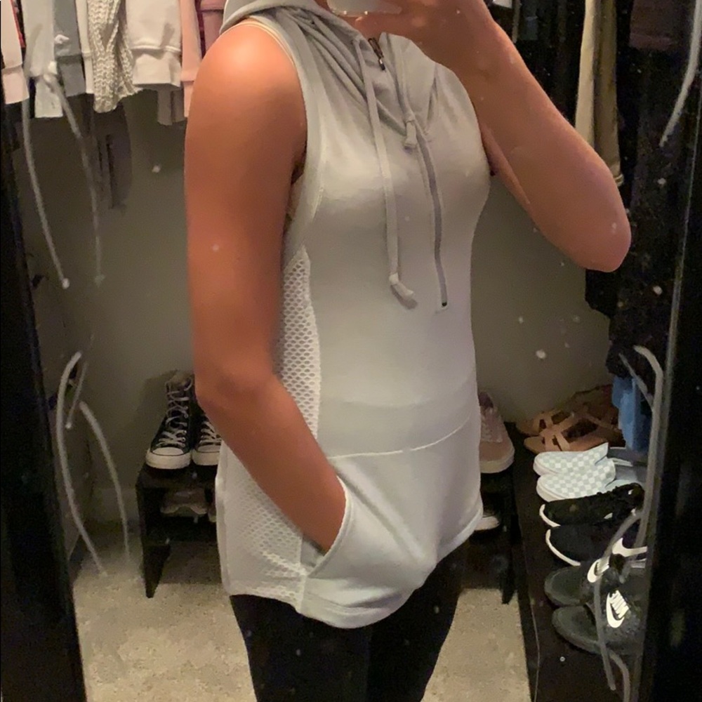 Gray top